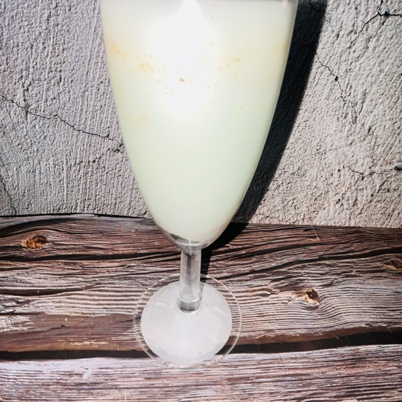 Vanilla Dream Homemade Candle Standard 12-14” Wine glass - Picture 6 of 6